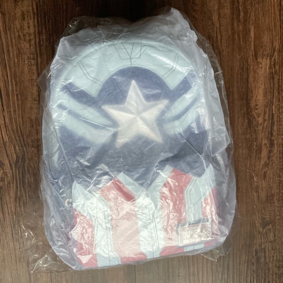 NWT Loungefly Disney Falcon Captain America Cosplay Mini Backpack - Picture 4 of 5